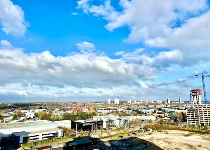 Apartment Modern High-rise Flat In Media City! 2 Beds, 2 Baths Manchester