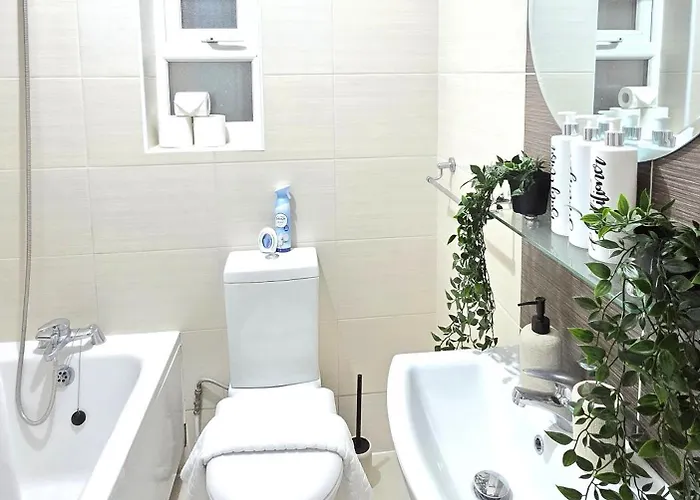 The Hidden Chapter 2 Bedrooms By Bevolve * Manchester