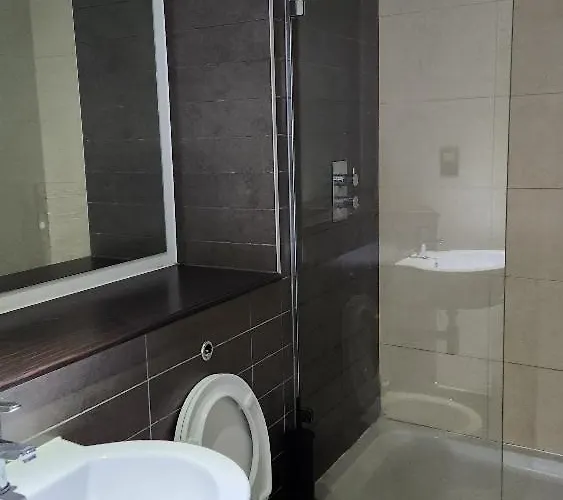 Flat With Panoramic Views On Tenth Floor 아파트 *