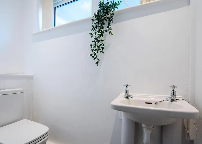 The Jade - Pool Table - Man Utd - Centre - 4bd * Manchester