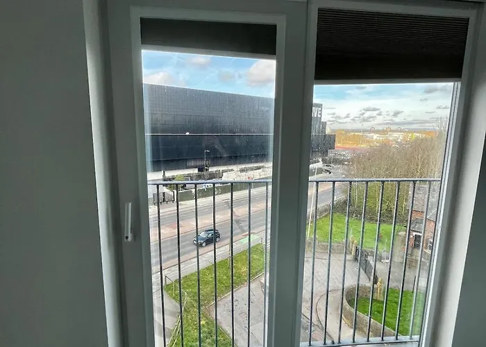 Chic 2-bed Flat - Coop Live & Ethiad マンチェスター