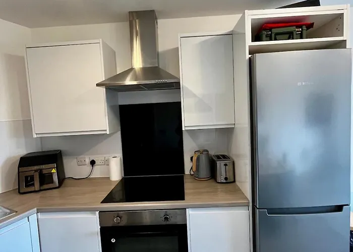 Chic 2-bed Flat - Coop Live & Ethiad