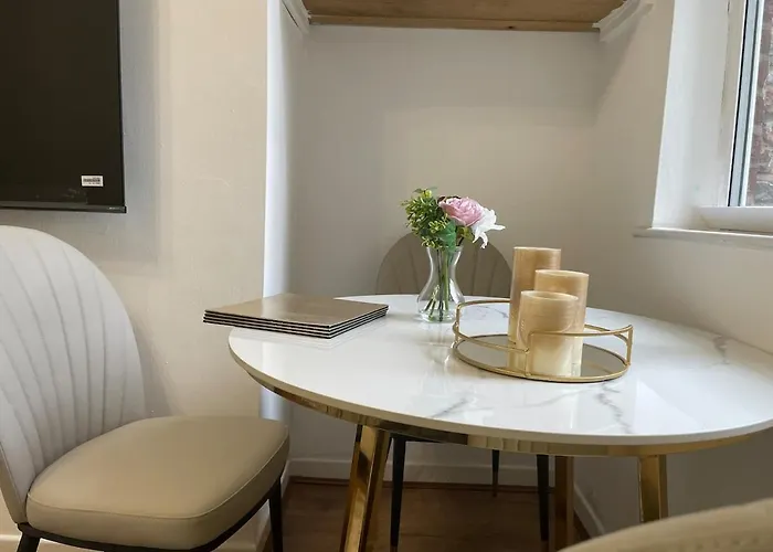 Holiday home Workers - Free Parking *