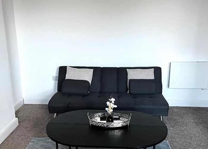 The Failsworth Collection - Stylish With Free Parking *