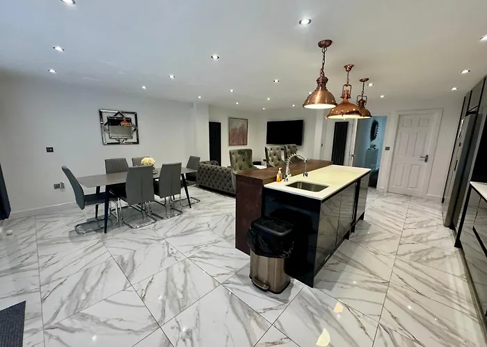 Luxury 5br With Access 맨체스터