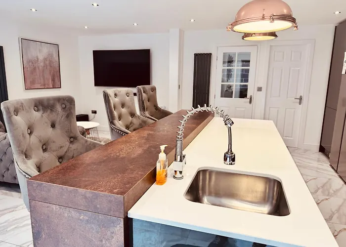 Luxury 5br With Access *