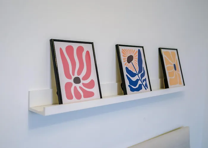 Stunning 3bedroom Home, Game Room, Free Parking, Fully Stocked, Sleeps 8 Mánchester