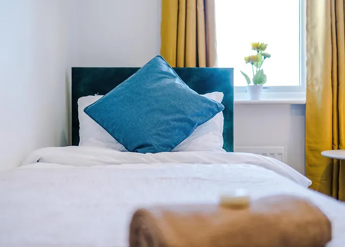 Lejlighed Huge 5 Bedroom Townhouse In Salford, Free Parking, Sleeps Up To 11 Guests *