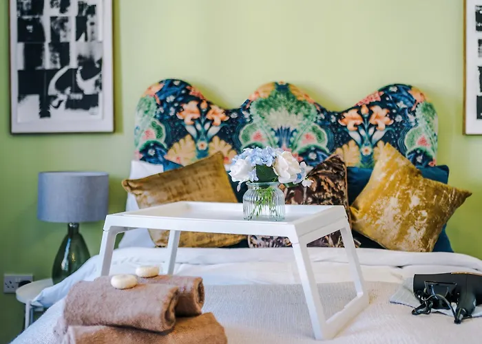 Huge 5 Bedroom Townhouse In Salford, Free Parking, Sleeps Up To 11 Guests Lejlighed Manchester