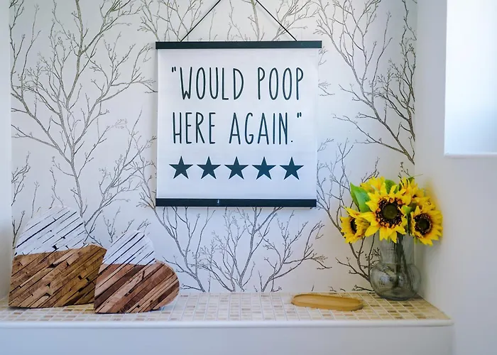 Huge 5 Bedroom Townhouse In Salford, Free Parking, Sleeps Up To 11 Guests Lejlighed *