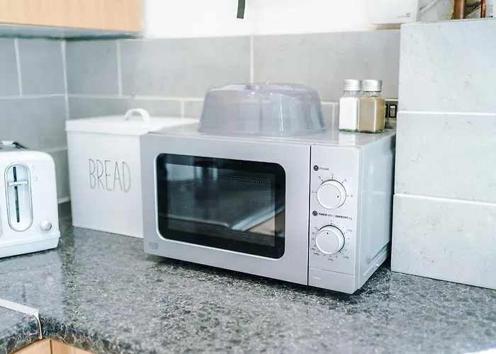 Incredible 4bedroom In Salford, Game Room, Free Parking, Smart Tv 아파트 *