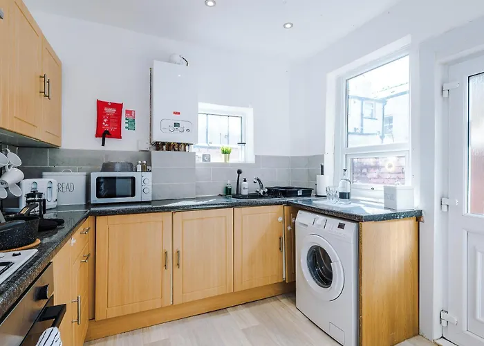 Incredible 4bedroom In Salford, Game Room, Free Parking, Smart Tv * 맨체스터