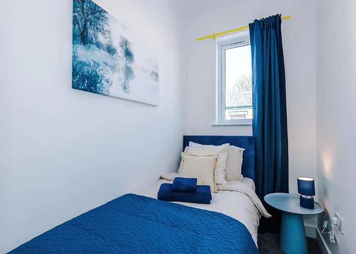 Incredible 4bedroom In Salford, Game Room, Free Parking, Smart Tv 아파트 *