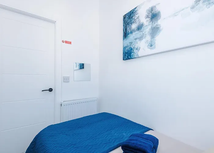 Incredible 4bedroom In Salford, Game Room, Free Parking, Smart Tv 아파트