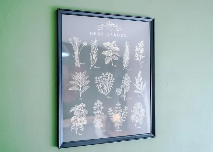 Stunning 3 Bedroom In Stretford, Game Room, Summer House, Smart Tv, Driveway Appartamento *