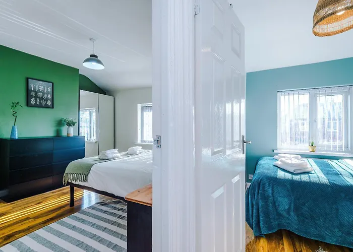 Appartamento Stunning 3 Bedroom In Stretford, Game Room, Summer House, Smart Tv, Driveway