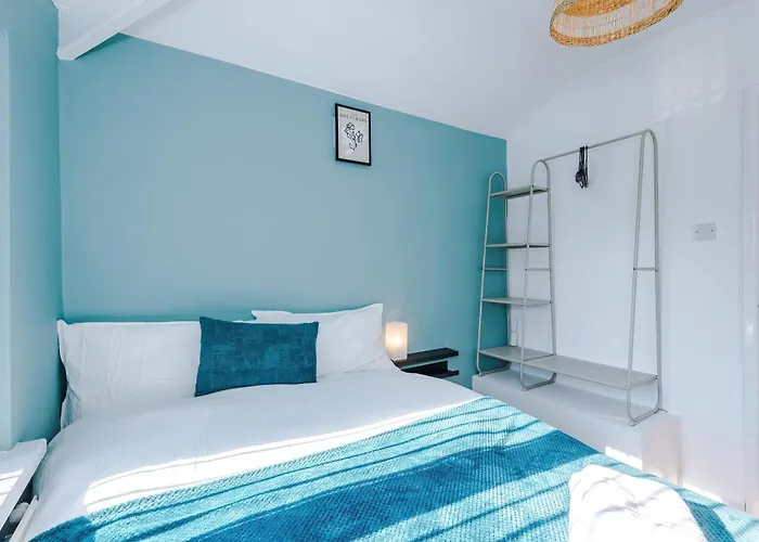 Stunning 3 Bedroom In Stretford, Game Room, Summer House, Smart Tv, Driveway Appartamento Manchester