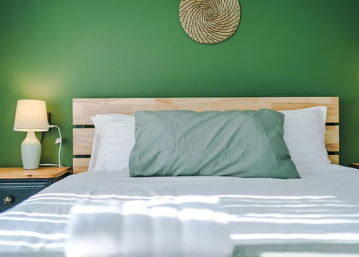 Appartamento Stunning 3 Bedroom In Stretford, Game Room, Summer House, Smart Tv, Driveway *