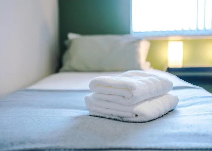 Appartamento Stunning 3 Bedroom In Stretford, Game Room, Summer House, Smart Tv, Driveway *