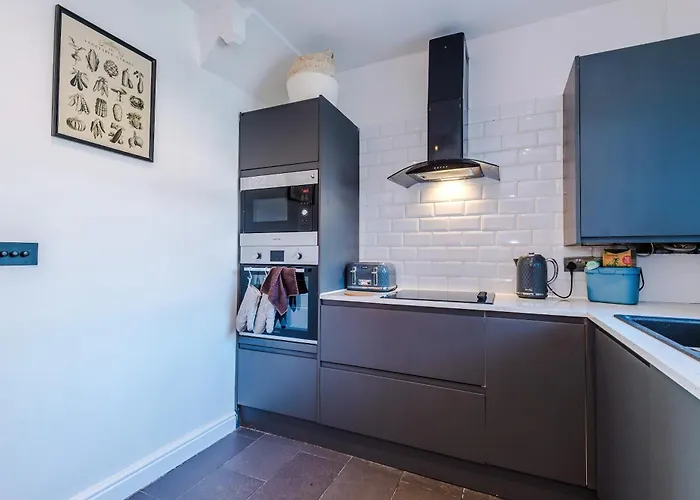 Stunning 3 Bedroom In Stretford, Game Room, Summer House, Smart Tv, Driveway Appartamento Manchester