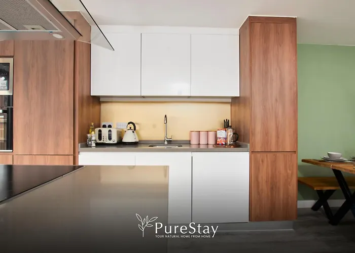 Holiday home Purestay Manchester: 5-bedroom Business Haven Manchester