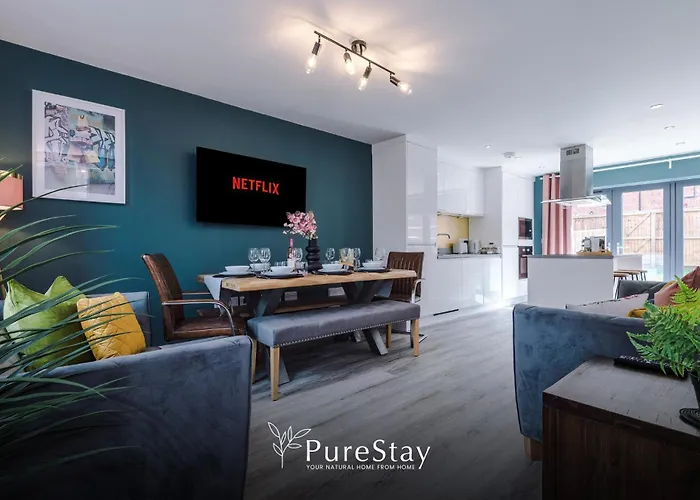 Modern 5 Bedroom House In By Purestay - Short With Service & Free Parking * 曼彻斯特