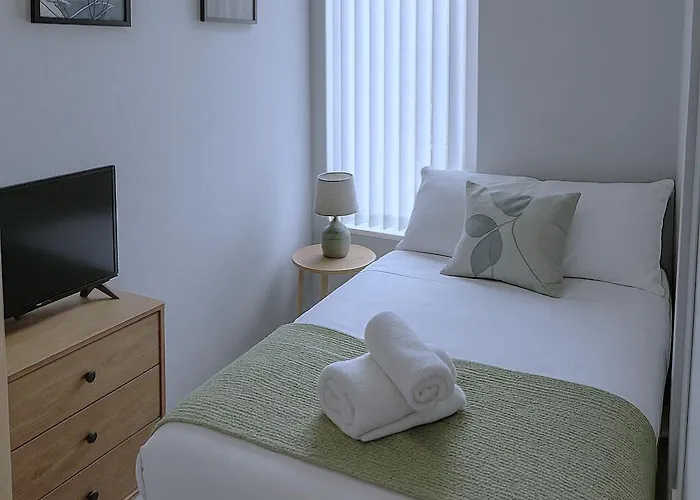 Luxury Coop Live & Etihad With Free Parking