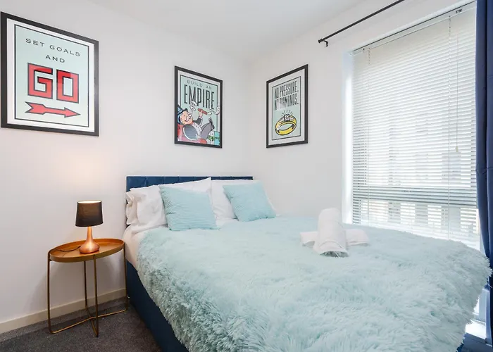 Lux Livin' - Luxury 2 Bed Centre Free Parking *