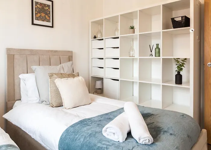 Appartement Luxury Sleeps 9 With Hot Tub & Pool Manchester