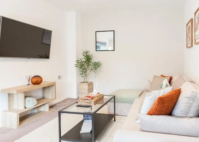 Luxury Sleeps 9 With Hot Tub & Pool Appartement Manchester