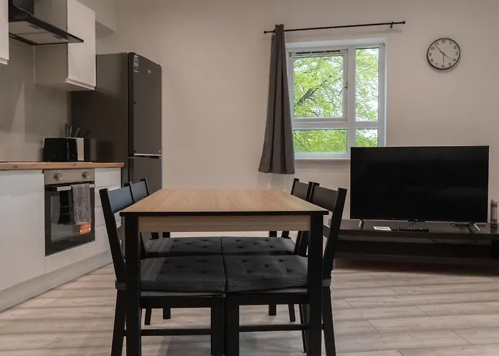 Stunning Modern 2 Bed Flat, With Parking, Near Town 맨체스터