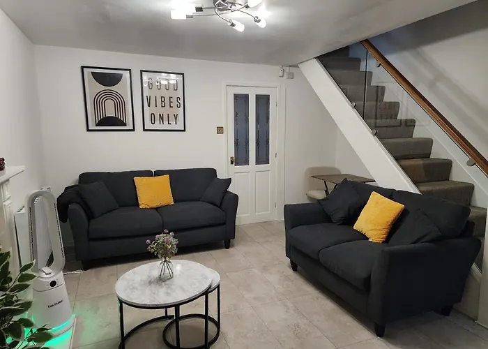 Nyaraló My -2 Bed House-free Parking *