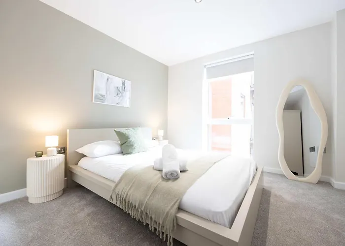 2 Bed Flat By Superhost Apartamento *