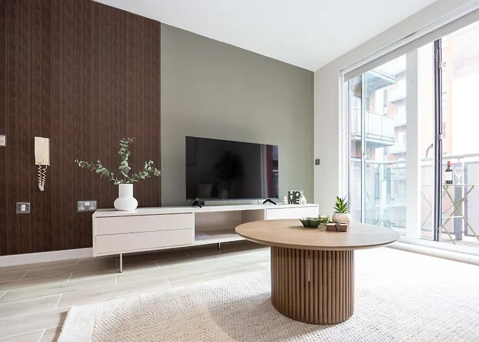 2 Bed Flat By Superhost Apartamento *