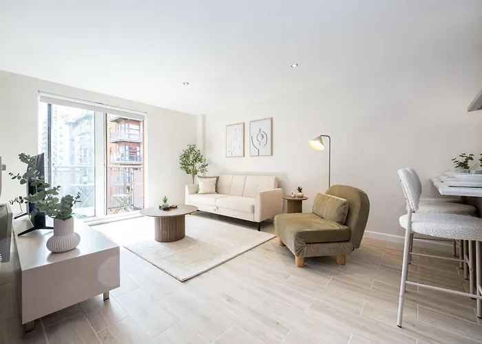 2 Bed Flat By Superhost * Manchester