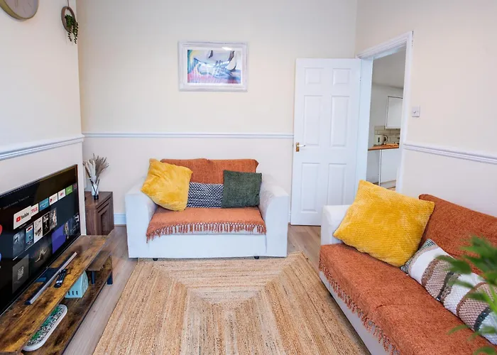 Newly Furnished Cosy 3 Bed 20mins From Center Manchester