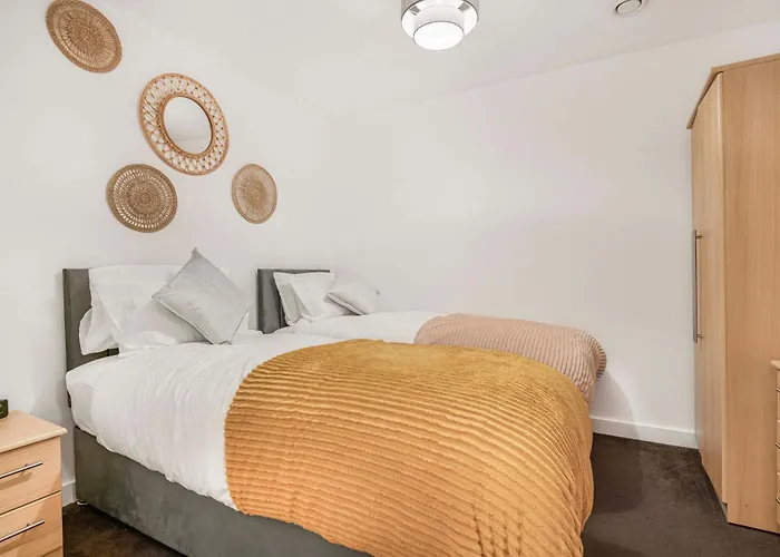 Old Trafford With Free Parking Mánchester