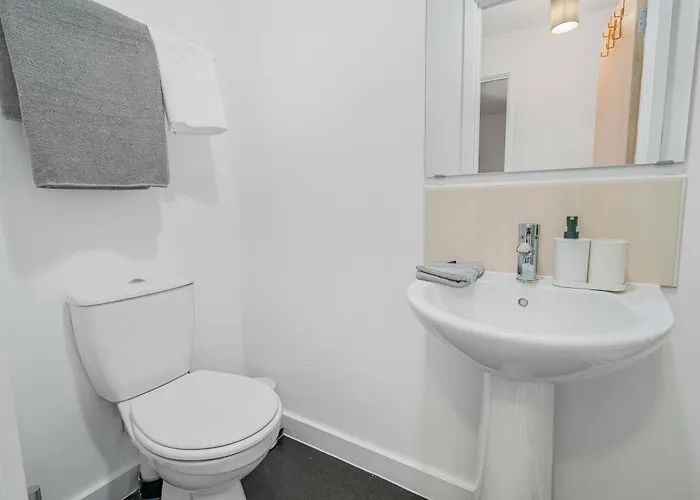 Old Trafford With Free Parking * Manchester