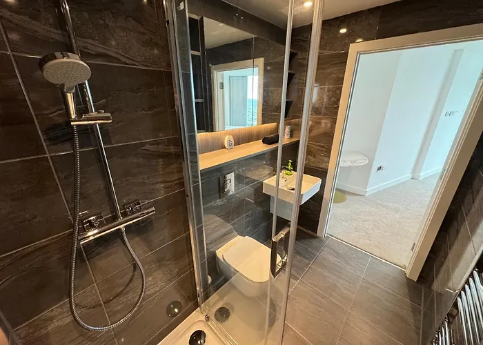 3 Bedroom Penthouse In The Centre Deansgate New Build High Floor *