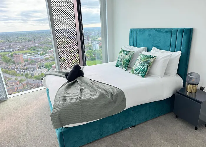 3 Bedroom Penthouse In The Centre Deansgate New Build High Floor