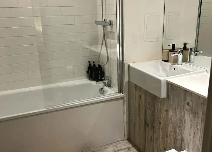 Spacious - Next To Ao Arena & Picadilly Station - Local Attractions - Free Parking * 맨체스터