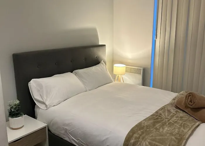 Spacious - Next To Ao Arena & Picadilly Station - Local Attractions - Free Parking Daire *