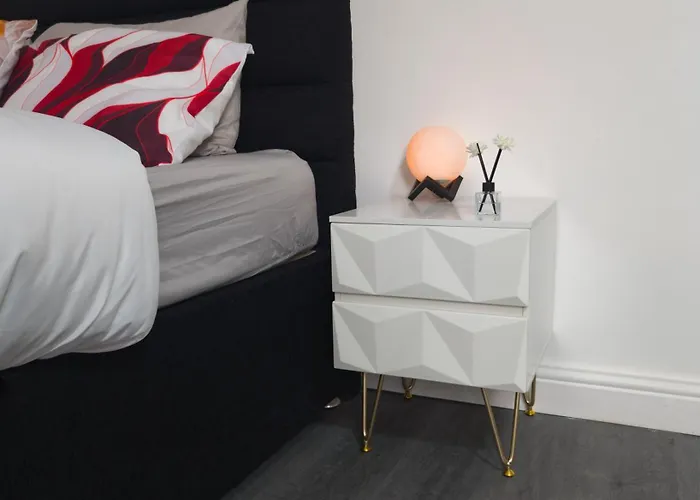 The Ruby Haven, Didsbury - 15mins To Airport - Opp The Christie's Nhs - Sleeps 5 Lejlighed *