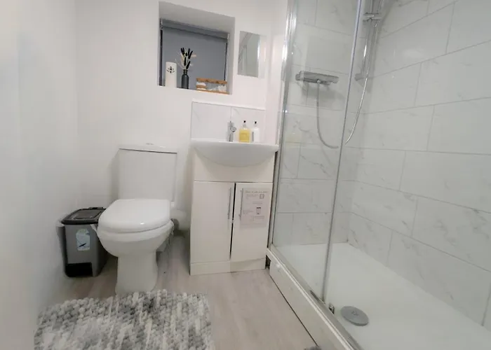 The Ruby Haven, Didsbury - 15mins To Airport - Opp The Christie's Nhs - Sleeps 5 Lejlighed *