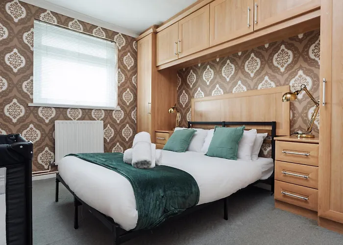 Boutique 3bd Opposite Etihad & Coop - Free Parking - Pool Table * 맨체스터