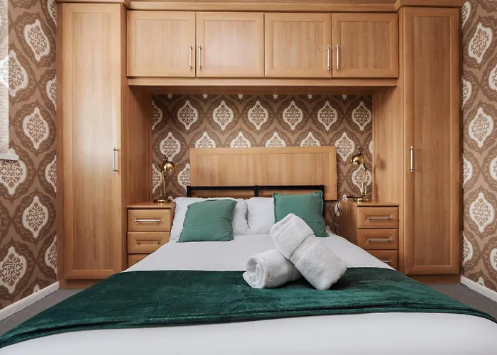 Boutique 3bd Opposite Etihad & Coop - Free Parking - Pool Table * 맨체스터