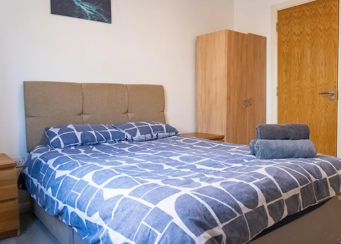 Comfortable Spacious 3 Bed, 2 Bedroom - Secure Parking - Close To Centre And Old Trafford Appartamento Manchester