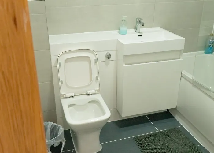 Appartamento Comfortable Spacious 3 Bed, 2 Bedroom - Secure Parking - Close To Centre And Old Trafford