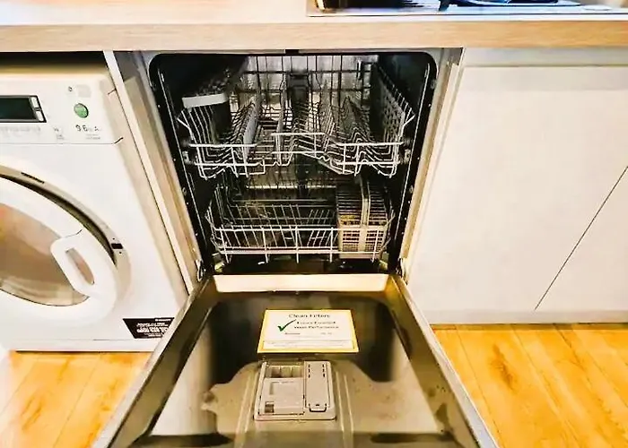 3br House-apartment-free Parking-manchester Airport * مانشستر