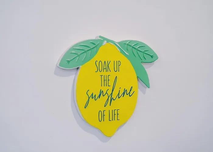 Apartment Discounted Month Contractor Parking Wi-fi Sleeps 8 *